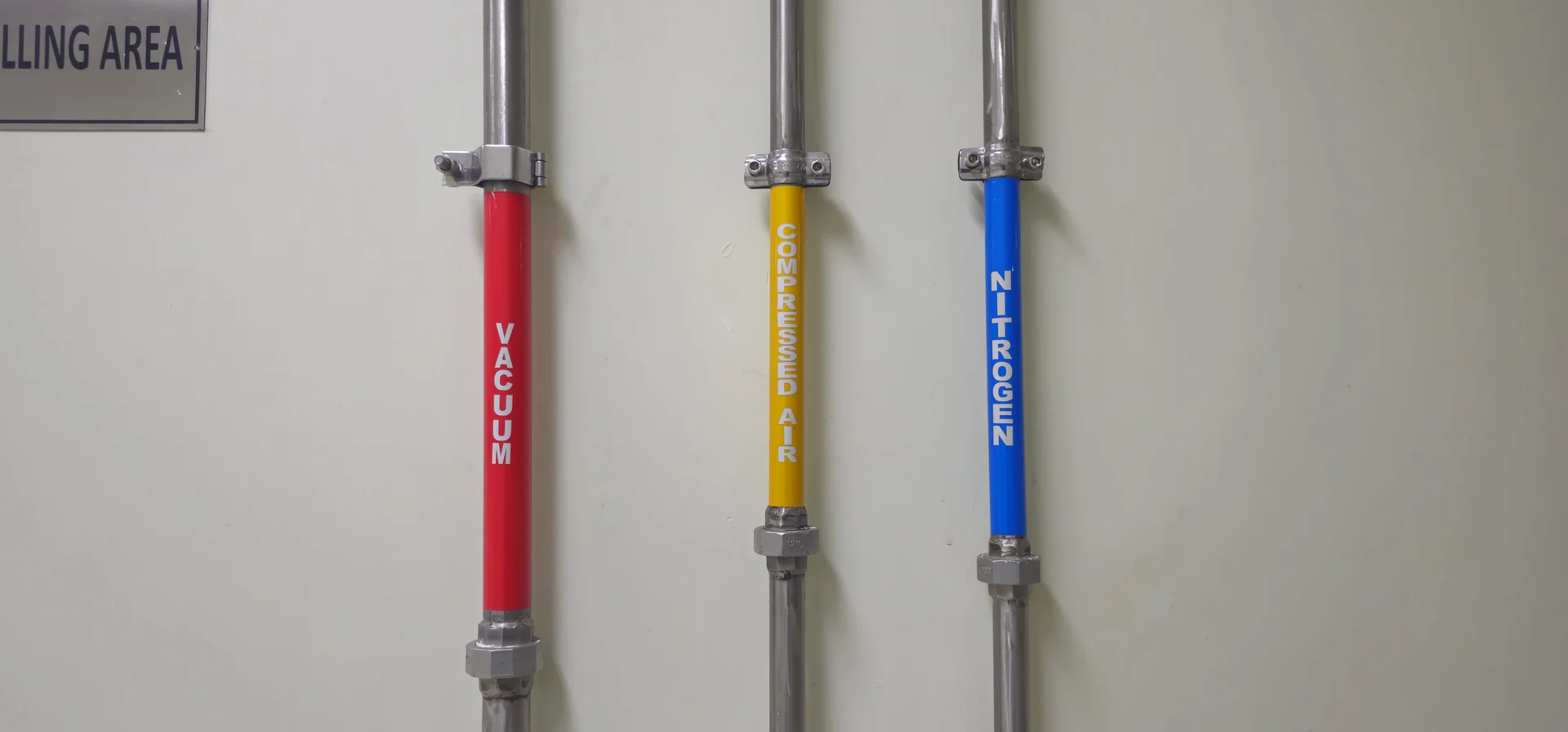 HiMedic dedicated vacuum, compressed air, and nitrogen utility lines